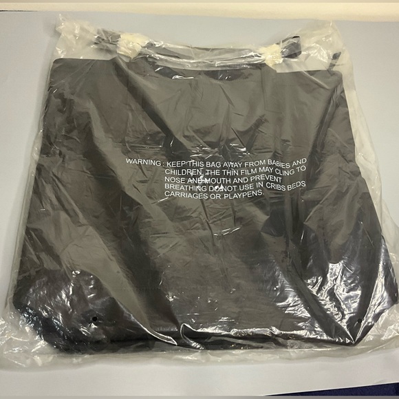 Kenneth Cole Stir The Air Large Tote Bag New With Tags - Picture 2 of 6